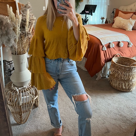 Gianni Bini mustard balloon sleeve sweater - Picture 2 of 5